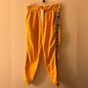 New Look Womens Joggers Size Medium Yelloe Color,Fleece,100% polyester